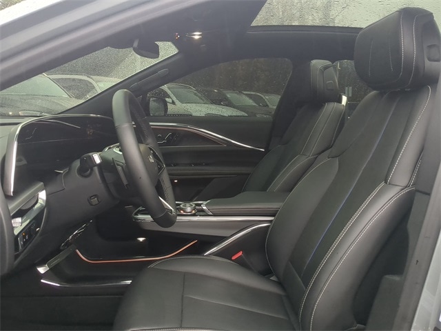 Thumbnail: 2024 Cadillac Lyriq - 10