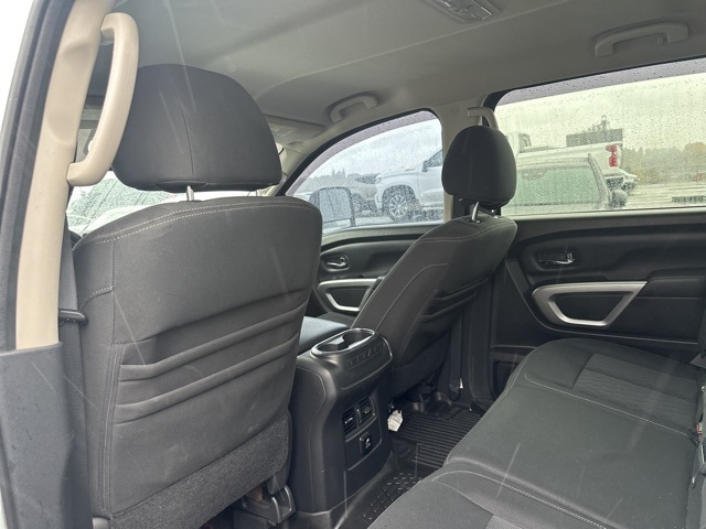 Thumbnail: 2016 Nissan Titan - 9