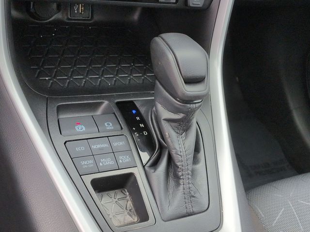 Thumbnail: 2025 Toyota RAV4 - 16