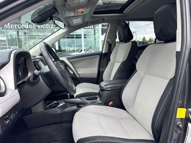 Thumbnail: 2018 Toyota RAV4 - 6