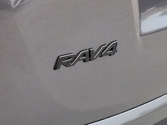 Thumbnail: 2018 Toyota RAV4 - 26