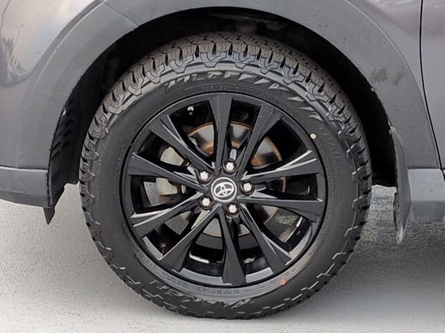 Thumbnail: 2018 Toyota RAV4 - 8