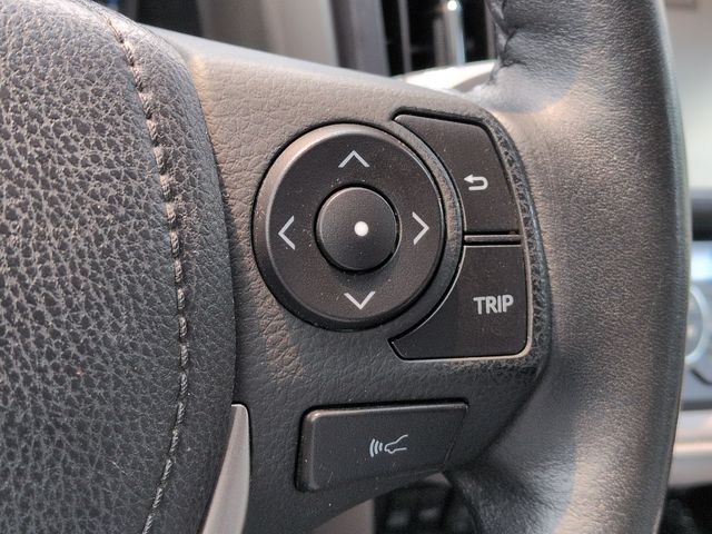 Thumbnail: 2018 Toyota RAV4 - 32