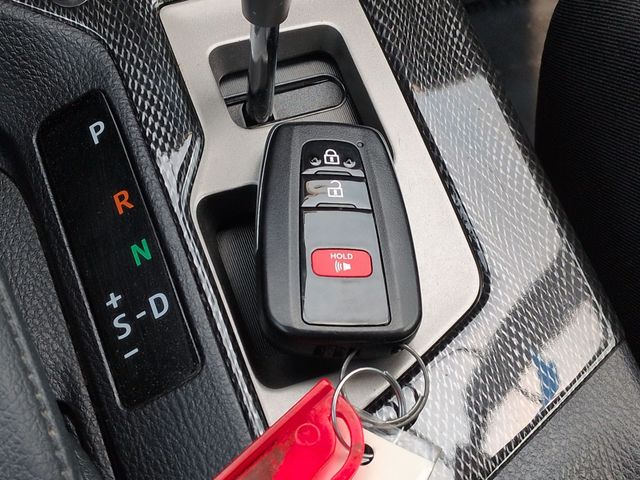 Thumbnail: 2018 Toyota RAV4 - 39