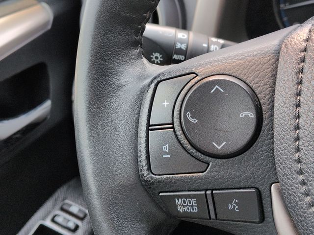 Thumbnail: 2018 Toyota RAV4 - 31