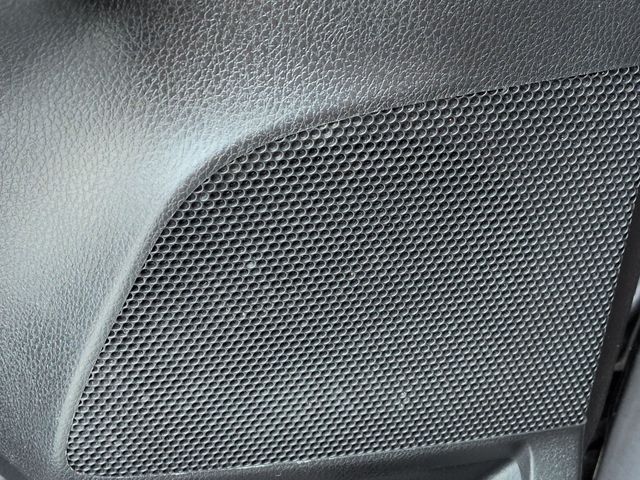 Thumbnail: 2018 Toyota RAV4 - 37