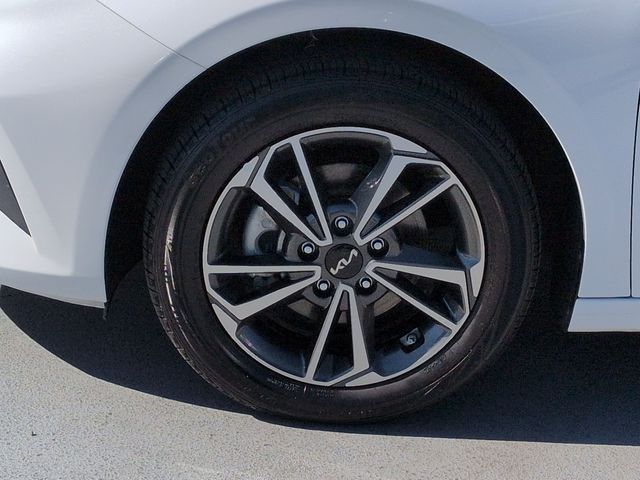 Thumbnail: 2023 Kia Forte - 8