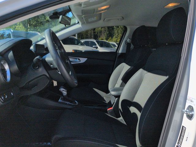 Thumbnail: 2023 Kia Forte - 25