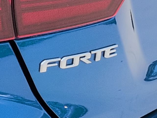 Thumbnail: 2022 Kia Forte - 24