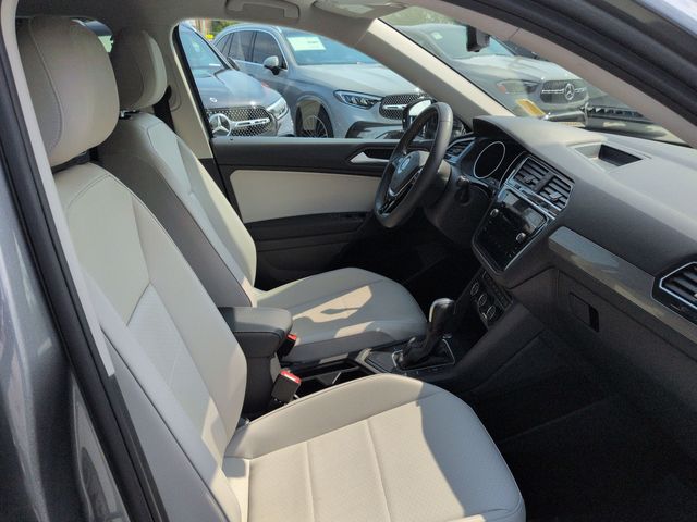 Thumbnail: 2021 Volkswagen Tiguan - 12