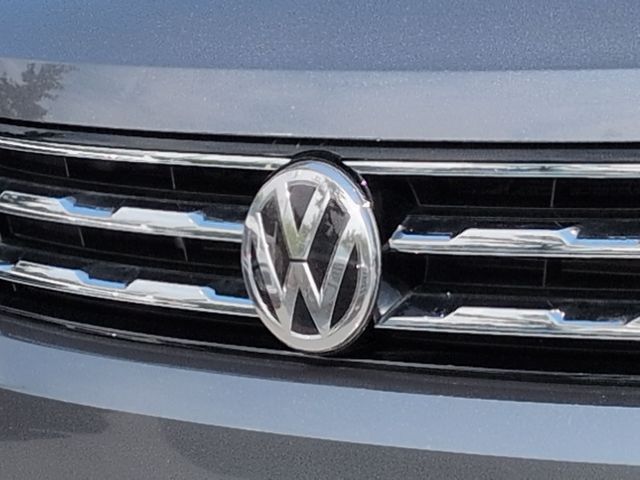 Thumbnail: 2021 Volkswagen Tiguan - 7