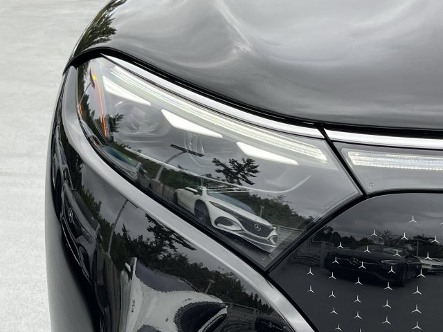 Thumbnail: 2023 Mercedes-Benz EQS - 7
