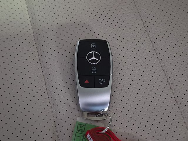 Thumbnail: 2026 Mercedes-Benz GLE - 19