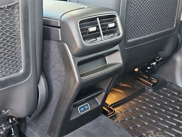 Thumbnail: 2026 Mercedes-Benz GLE - 42