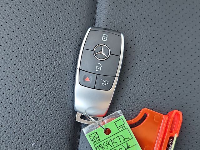 Thumbnail: 2026 Mercedes-Benz GLE - 19