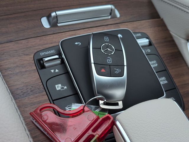 Thumbnail: 2026 Mercedes-Benz GLE - 15