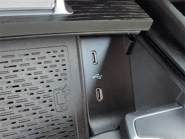 Thumbnail: 2026 Mercedes-Benz GLE - 36