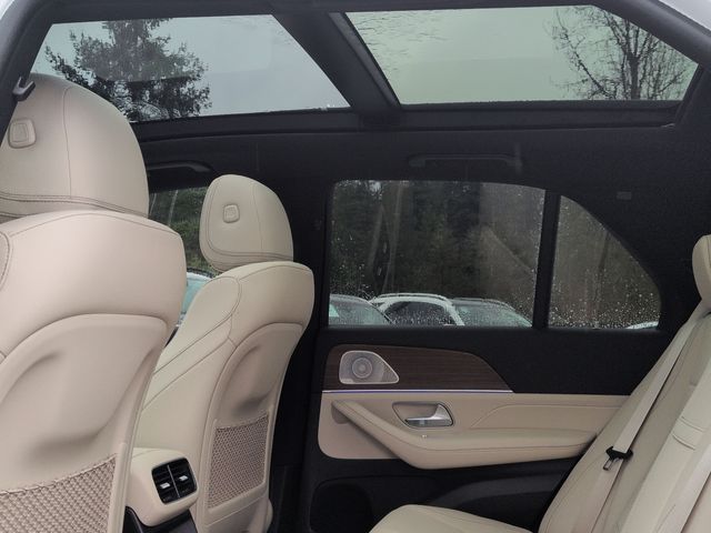 Thumbnail: 2026 Mercedes-Benz GLE - 26