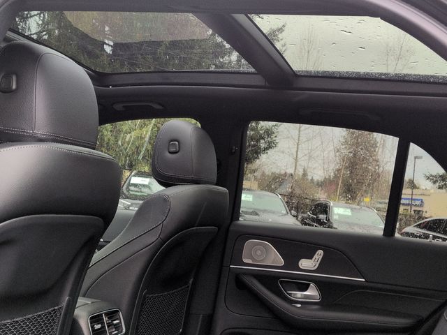 Thumbnail: 2026 Mercedes-Benz GLE - 26