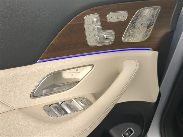 Thumbnail: 2026 Mercedes-Benz GLE - 26