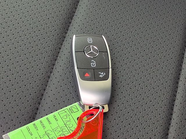 Thumbnail: 2026 Mercedes-Benz GLE - 18