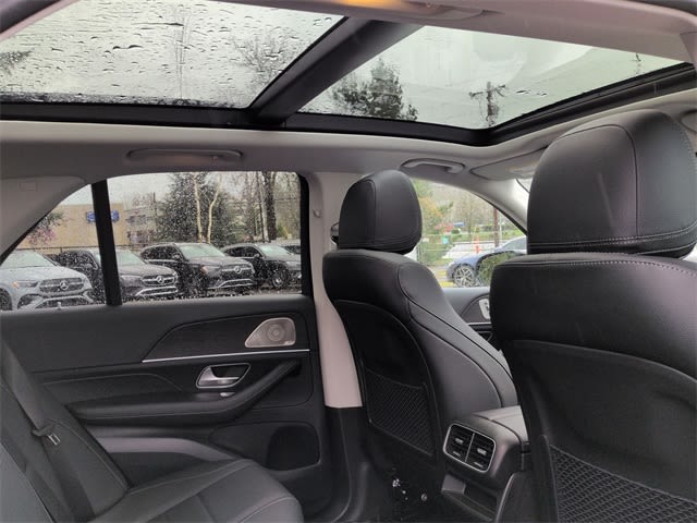 Thumbnail: 2026 Mercedes-Benz GLE - 30