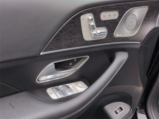 Thumbnail: 2026 Mercedes-Benz GLE - 26