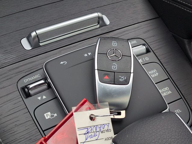 Thumbnail: 2026 Mercedes-Benz GLE - 19