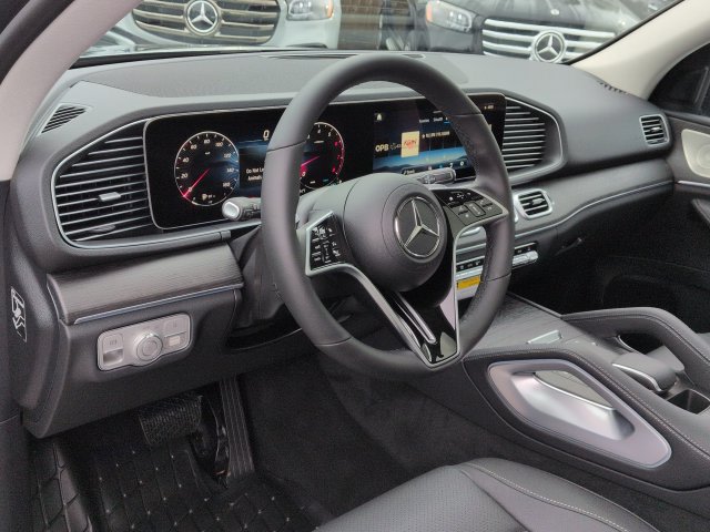 Thumbnail: 2026 Mercedes-Benz GLE - 2