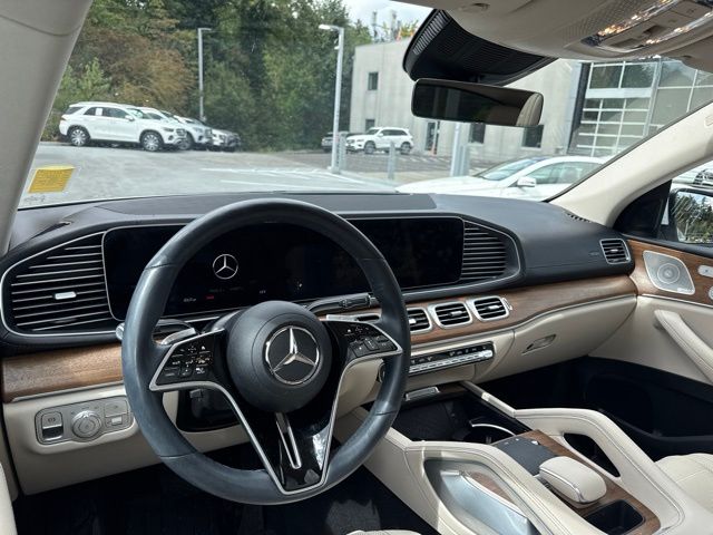 Thumbnail: 2025 Mercedes-Benz GLE - 2