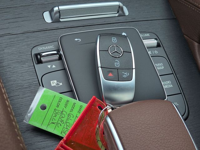 Thumbnail: 2026 Mercedes-Benz GLE - 19