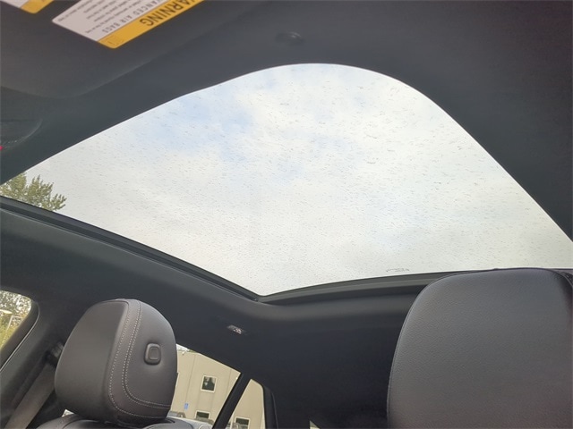 Thumbnail: 2026 Mercedes-Benz GLE - 26