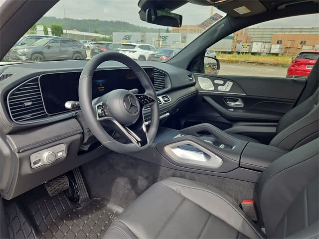 Thumbnail: 2025 Mercedes-Benz GLS - 2