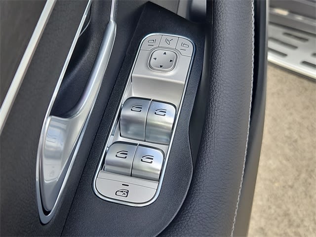 Thumbnail: 2025 Mercedes-Benz GLS - 27