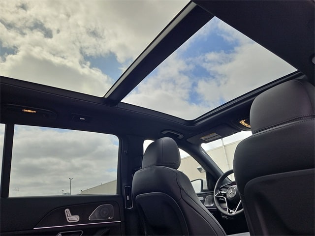 Thumbnail: 2025 Mercedes-Benz GLS - 31