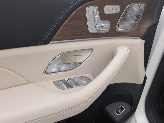 Thumbnail: 2026 Mercedes-Benz GLS - 26