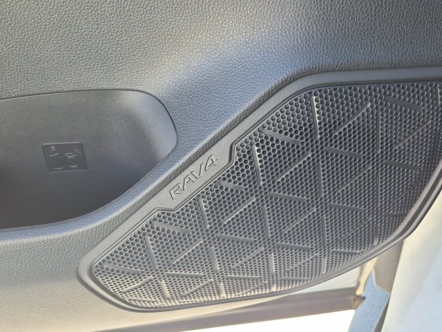 Thumbnail: 2023 Toyota RAV4 - 33