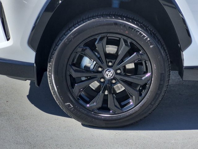 Thumbnail: 2023 Toyota RAV4 - 8