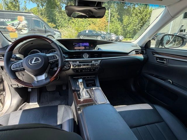 Thumbnail: 2018 Lexus ES - 2