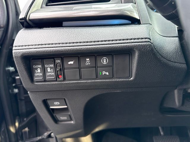 Thumbnail: 2023 Honda Odyssey - 14