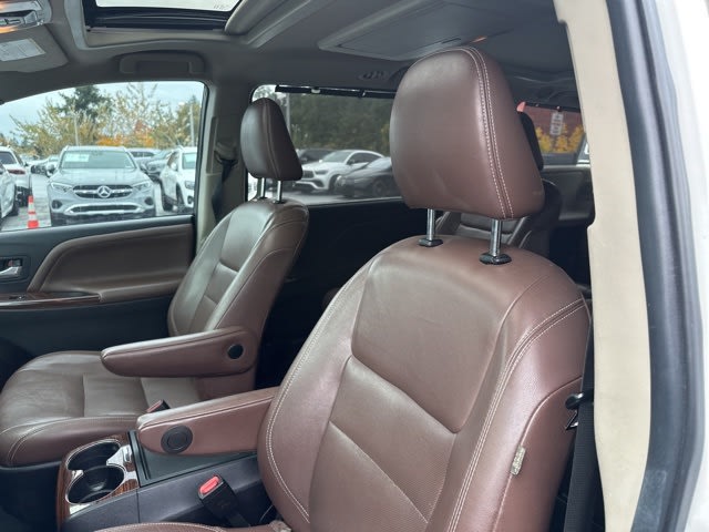 Thumbnail: 2015 Toyota Sienna - 7
