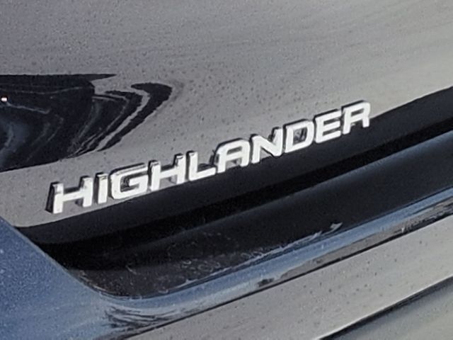 Thumbnail: 2021 Toyota Highlander - 7