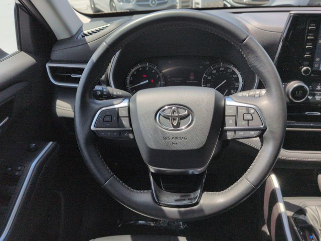 Thumbnail: 2021 Toyota Highlander - 14
