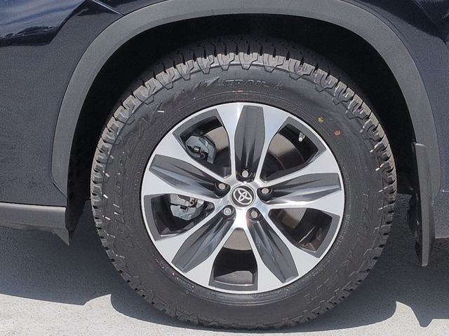 Thumbnail: 2021 Toyota Highlander - 8