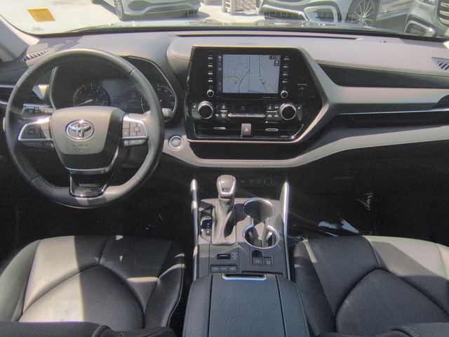 Thumbnail: 2021 Toyota Highlander - 10