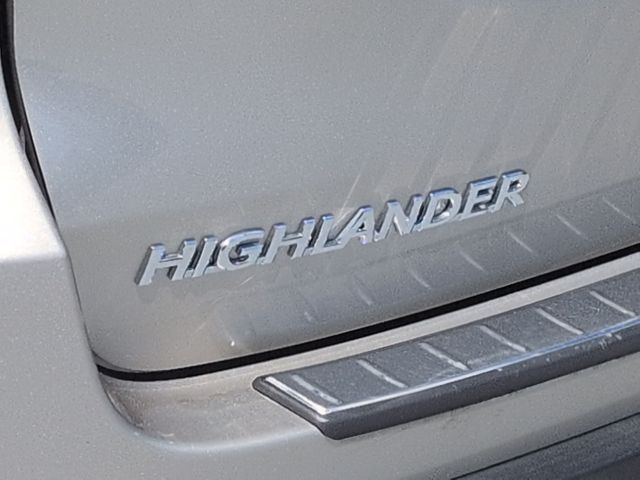 Thumbnail: 2016 Toyota Highlander - 26