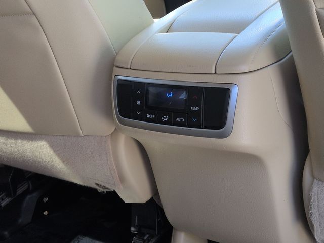 Thumbnail: 2016 Toyota Highlander - 30