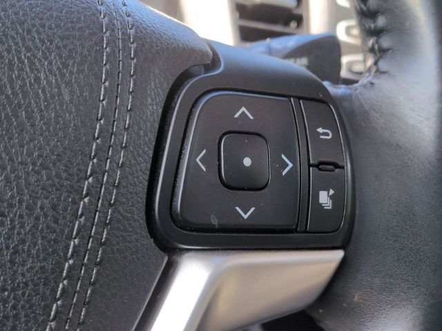 Thumbnail: 2016 Toyota Highlander - 33