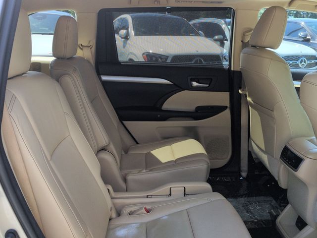 Thumbnail: 2016 Toyota Highlander - 29