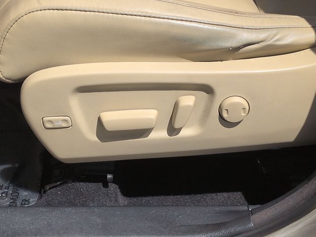 Thumbnail: 2016 Toyota Highlander - 27